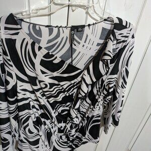~NWOT Women's Blouse.